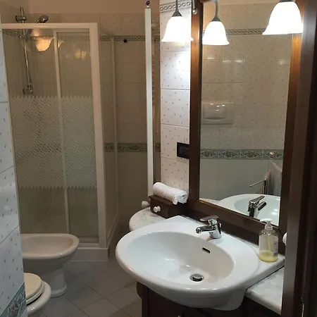 J & L House Appartement *